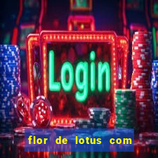 flor de lotus com lua tatuagem